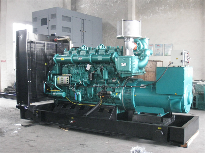 新建柴油发电机组滤清器内充满机油但压力不足的原因是什么？