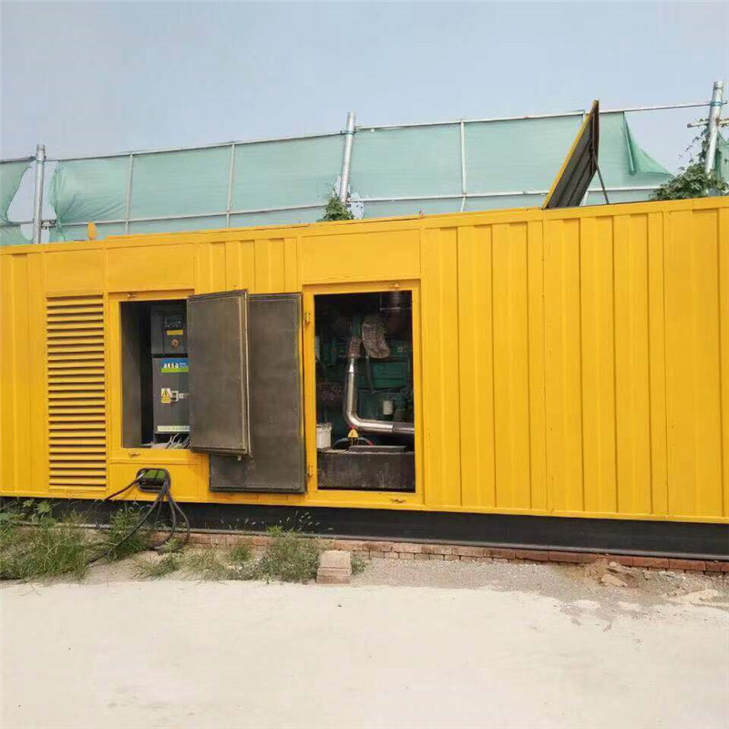 新建怎样在发电机组租赁合同条款中明确设备维护责任？
