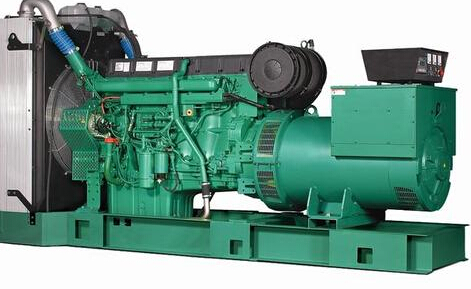 新建发电机除垢后需要用清水冲洗水冷式机油散热器几次？
