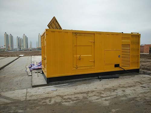 新建合同中关于乙方责任导致工期延误的赔偿标准应该如何制定？